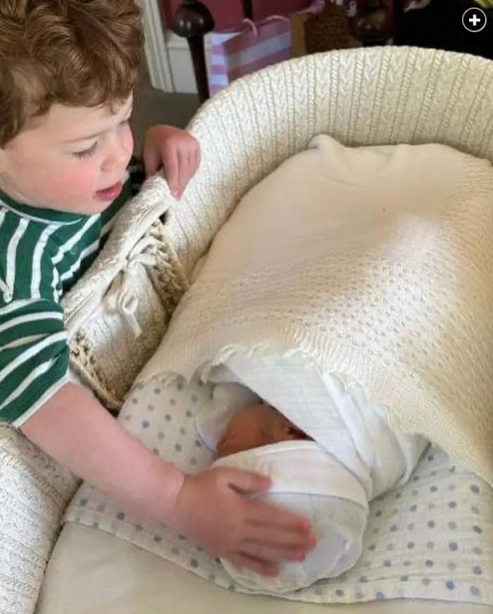 Prinţesa Eugenie a făcut publică prima imagine cu cel de-al doilea bebeluș al ei. Cum arată micuțul: "Augie îşi iubeşte deja rolul de frate mai mare" / FOTO