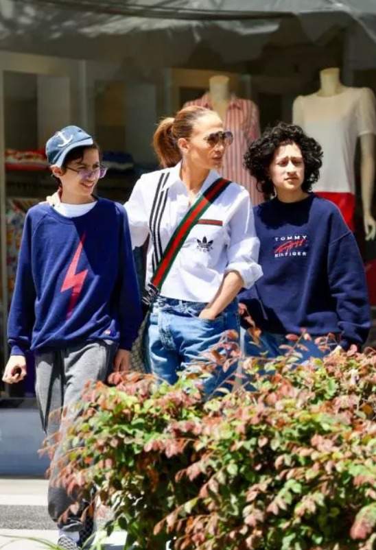 Jennifer Lopez și gemenii ei, Max și Emme