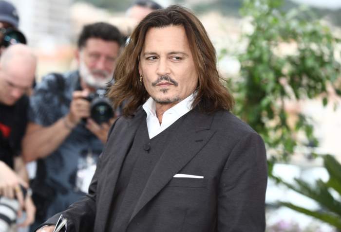 Cum s-a apucat Johnny Depp de cântat. Starul a venit România: „Când i-am văzut pe băieţi pe scenă am zis...” / VIDEO