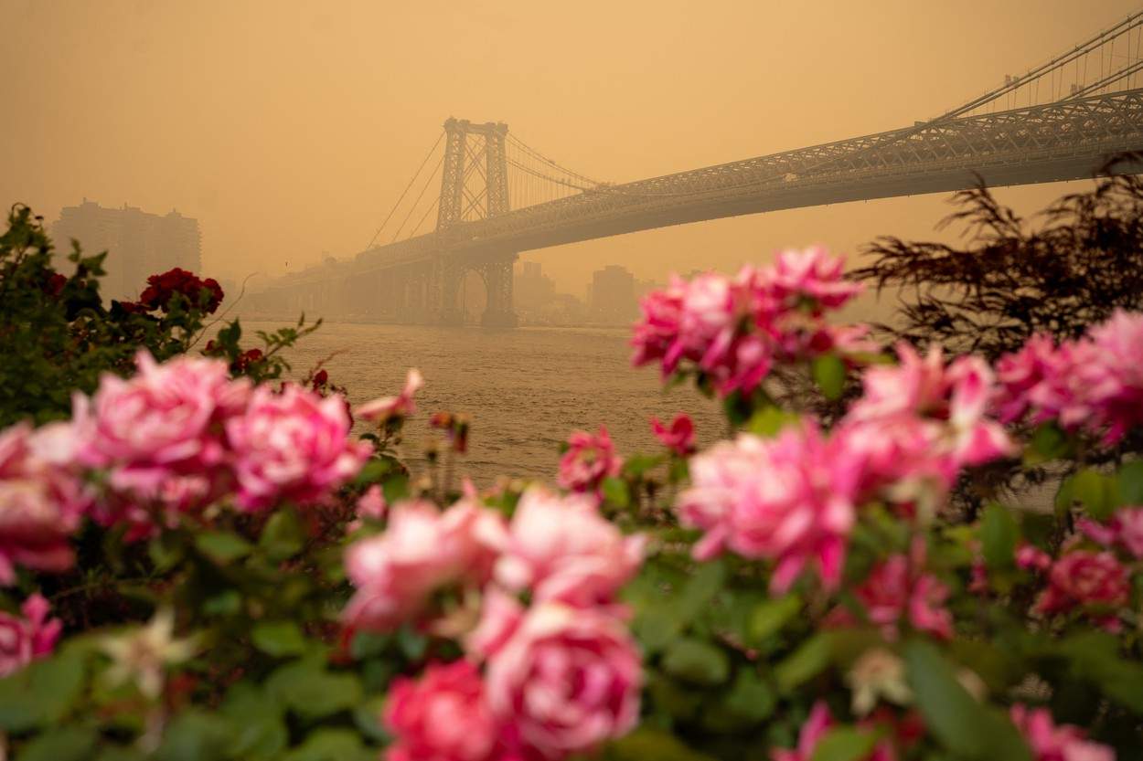 Imagini apocaliptice la New York! Oamenii nu mai ies din casă, pentru că nu mai pot respira / VIDEO