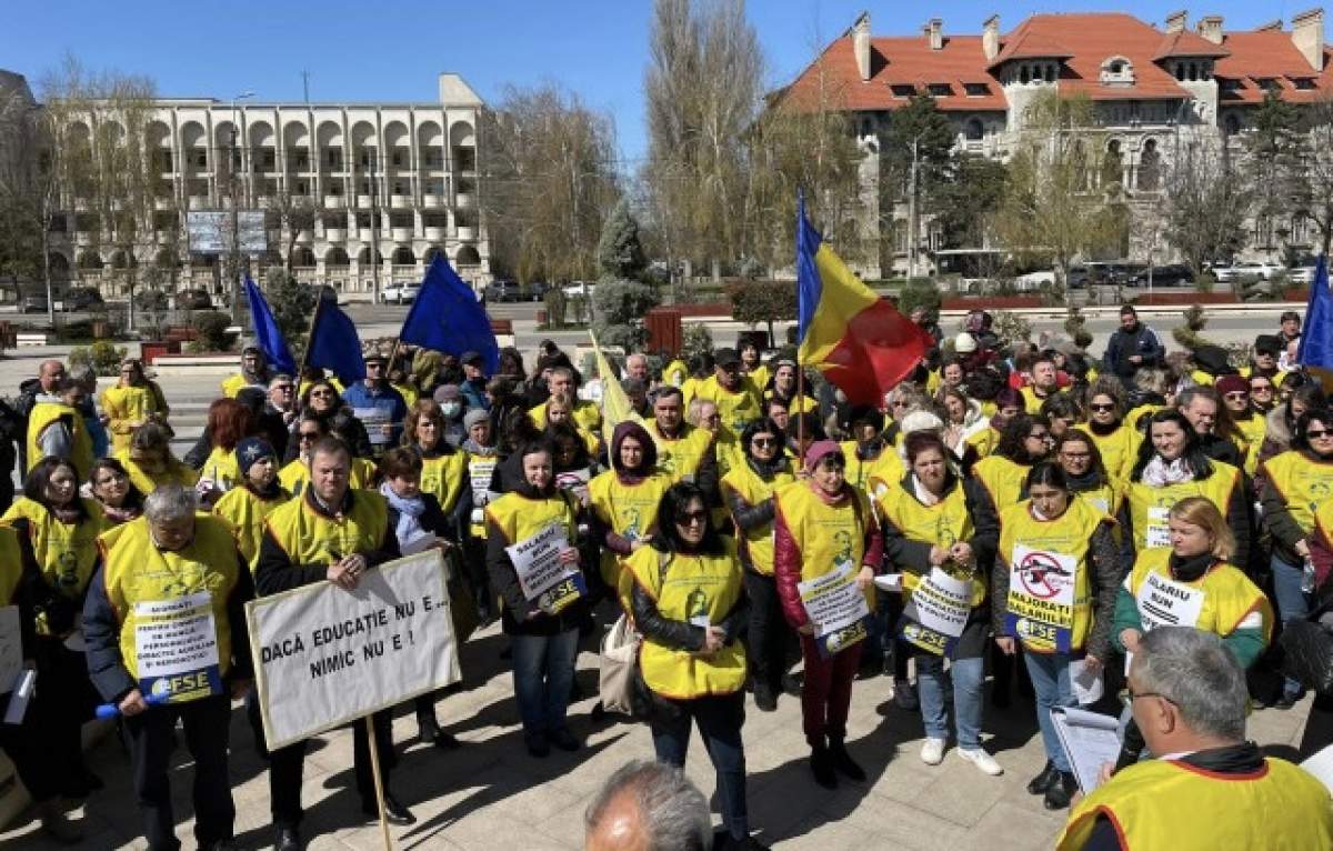Sindicaliştii din Educaţie, în Piaţa Victoriei Sindicaliştii din Educaţie, nou protest în Piaţa Victoriei. Sunt așteptate peste 20.000 de persoane la manifestare