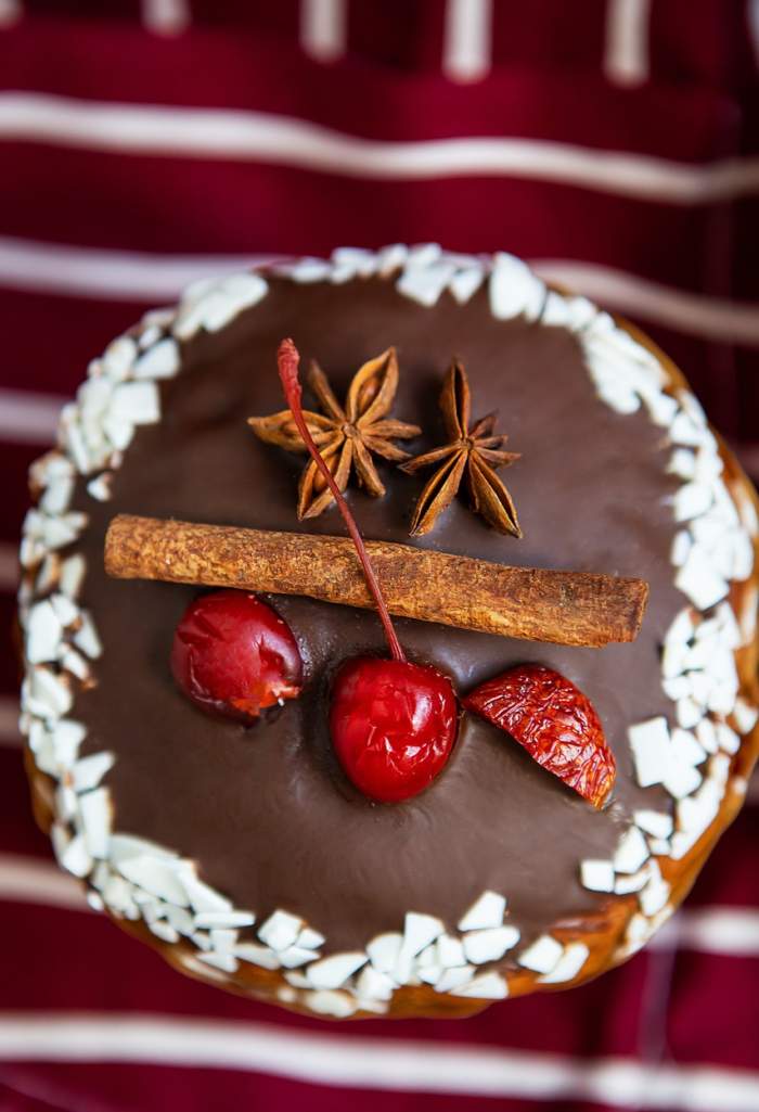 Rețetă de prăjitură cu ciocolată și cireșe