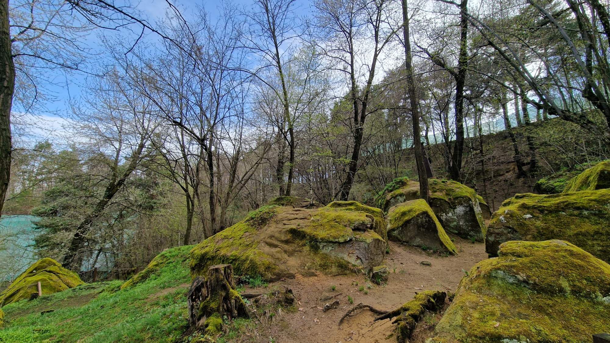 Locul din România unde ți se îndeplinesc toate dorințele. Este o zonă sacră în țara noastră / FOTO