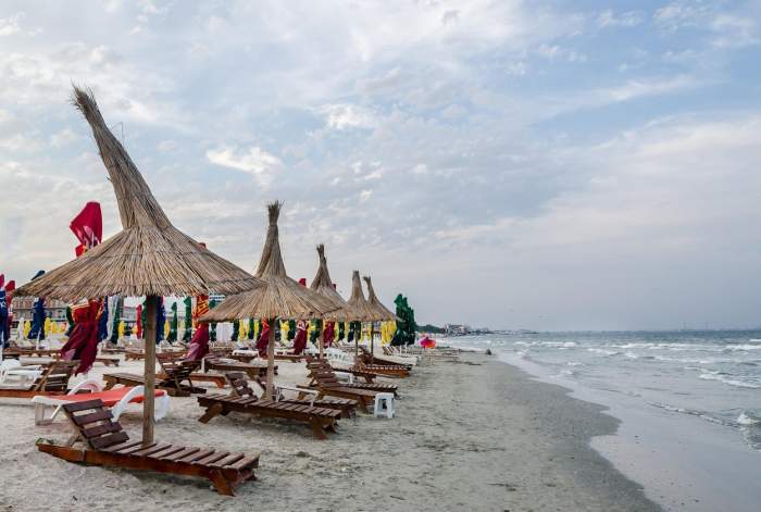 Un bărbat din Constanța a murit înecat în mare, în Mamaia. Martorii au declarat că ar fi suferit un infarct / FOTO