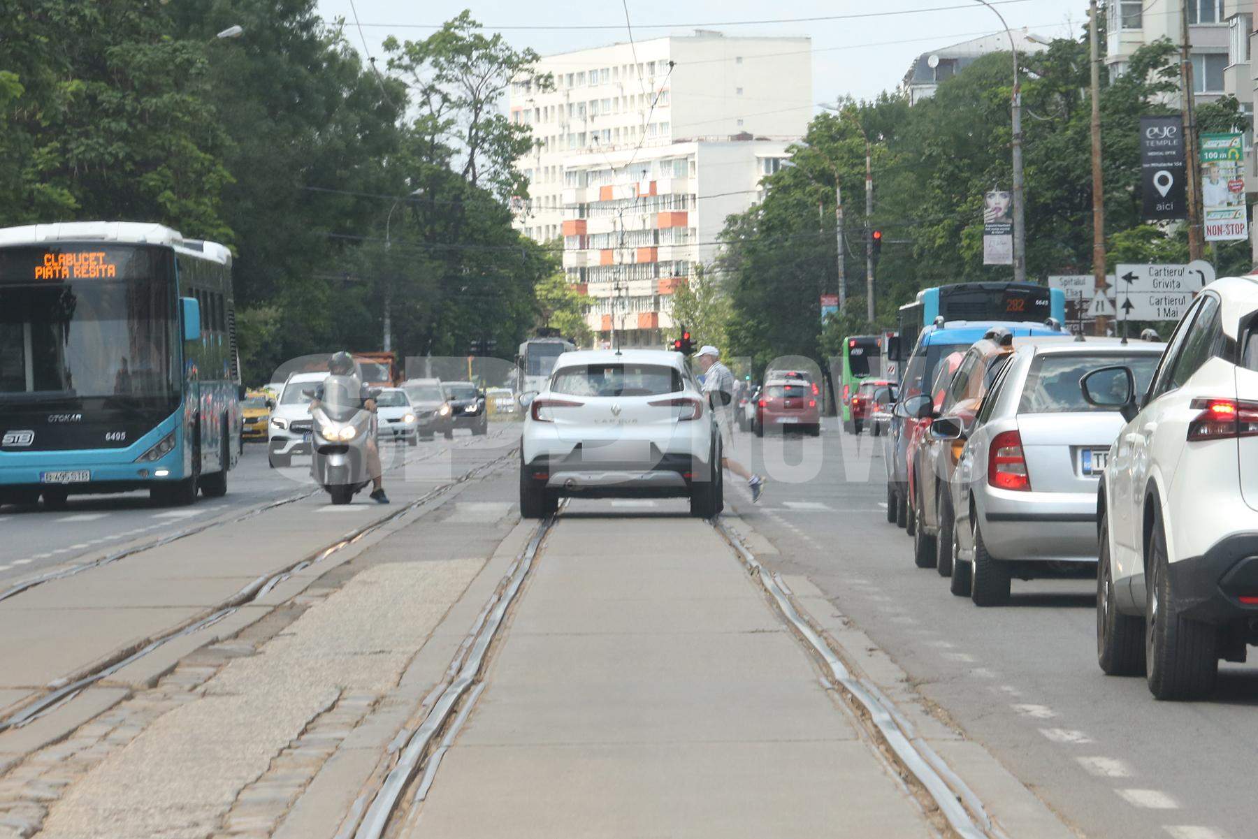 Vasile Șiman, alături de fiul lui, Alexandru, la fiecare pas. Unde au fost surprinși cei doi / PAPARAZZI