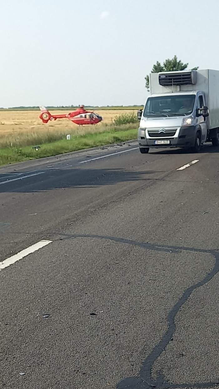 Accident grav pe drumul european E85. Un bărbat de 45 de ani a murit, după ce mașina lui a fost strivită de o cisternă / FOTO
