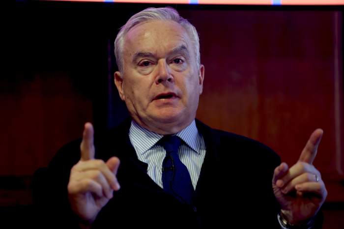 Huw Edwards, acuzat că ar fi plătit 35.000 de lire sterline pentru imagini cu caracter sexual explicit. Ce mesaje le trimitea angajaților BBC