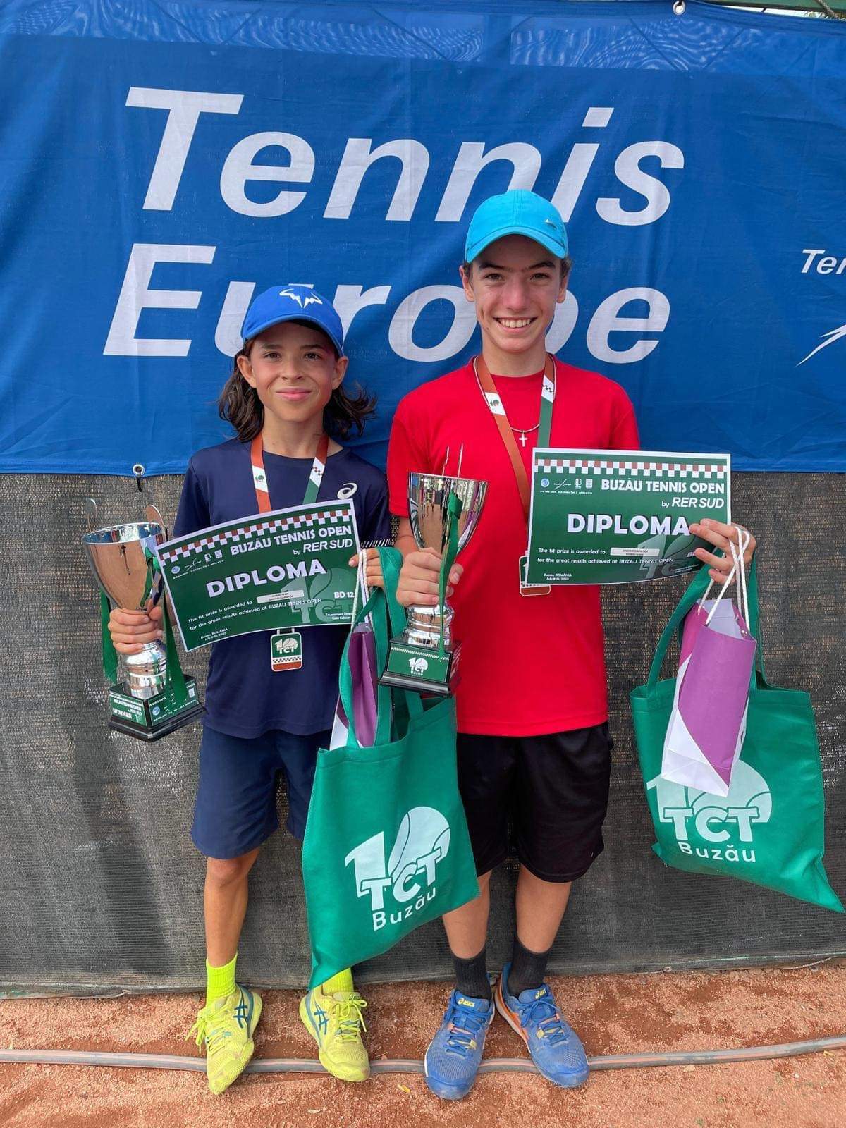 Fiul lui Dan Capatos, performanță dupa performanță! Locul întâi la un turneu internațional de tenis! Andrei Capatos este de neoprit / VIDEO