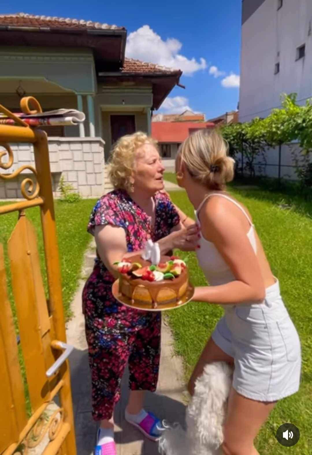 Ana Baniciu și-a sărbătorit bunica. Ce surpriză emoționantă i-a pregătit artista: „Azi a fost...” / VIDEO