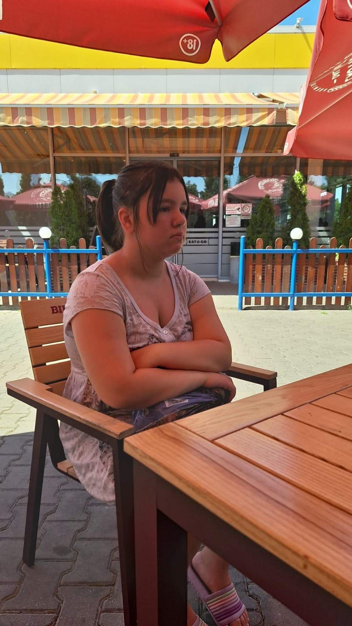 O fată în vârstă de 13 ani este căutată de polițiștii din București