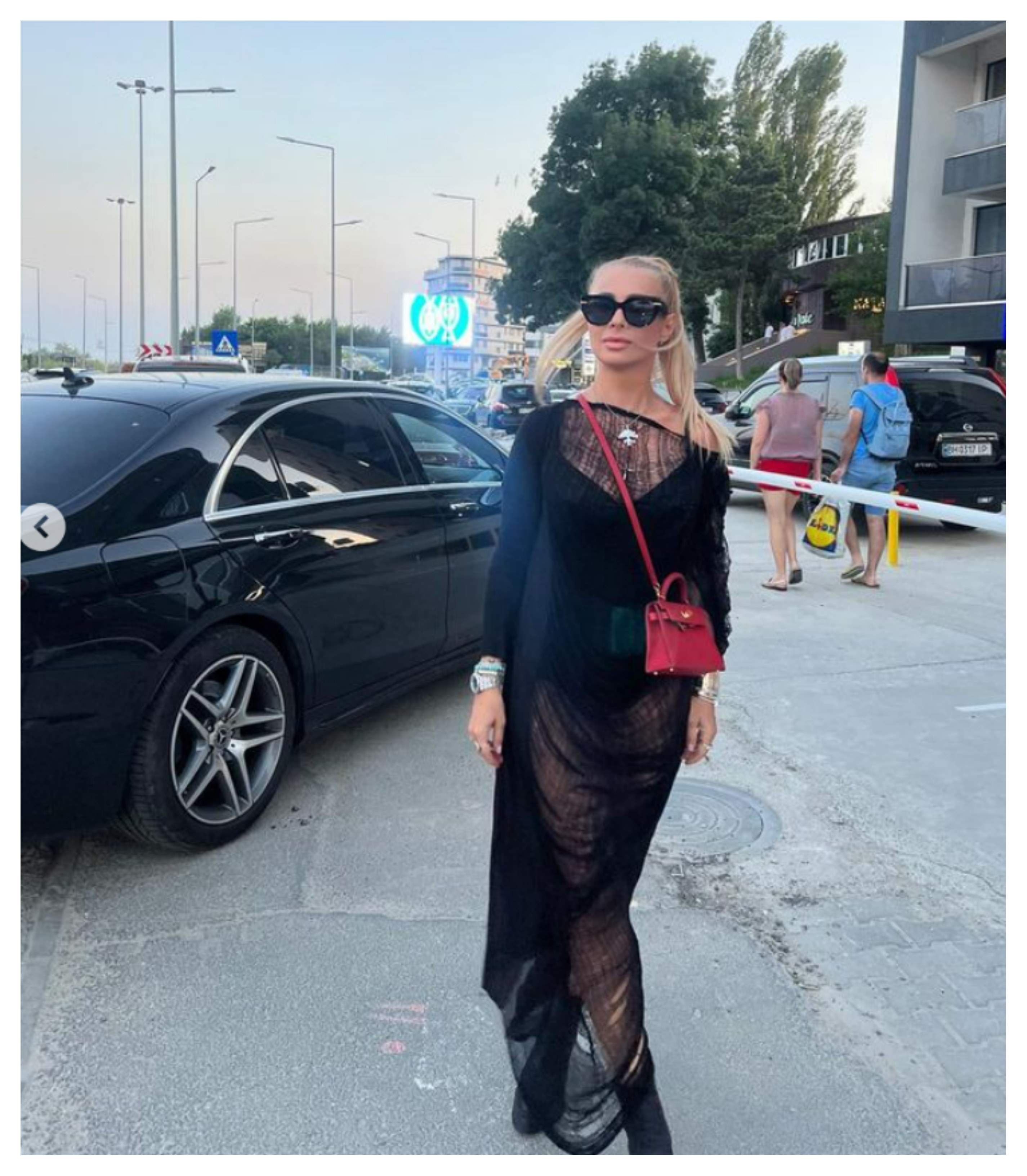 Anamaria Prodan petrece după ce s-a despărțit de iubit. Cu cine a mers impresara într-un club de fițe din Mamaia / FOTO