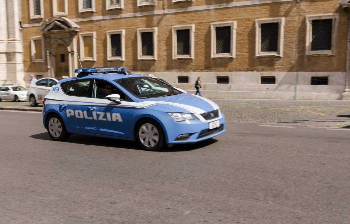 mașina de poliție din Italia