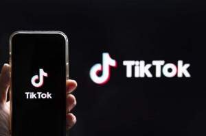 Tik Tok face schimbări majore! Aplicația lansează postările cu text, care seamănă cu formatul Stories de pe Instagram / FOTO