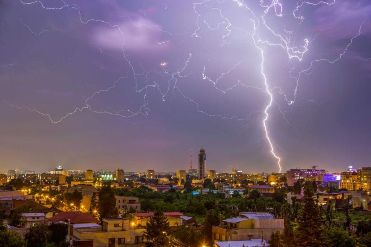 Avertisment ANM de ultim moment! Este alertă de cod roșu de vijelii puternice și furtuni! Localitățile afectate de anunțul meteorologilor