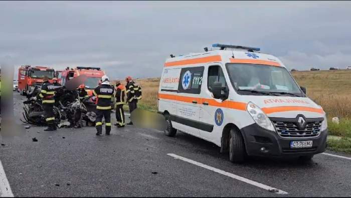 Accident grav între Constanța și Tulcea! Două persoane au murit după ce un camion și un autoturism au intrat în coliziune / FOTO