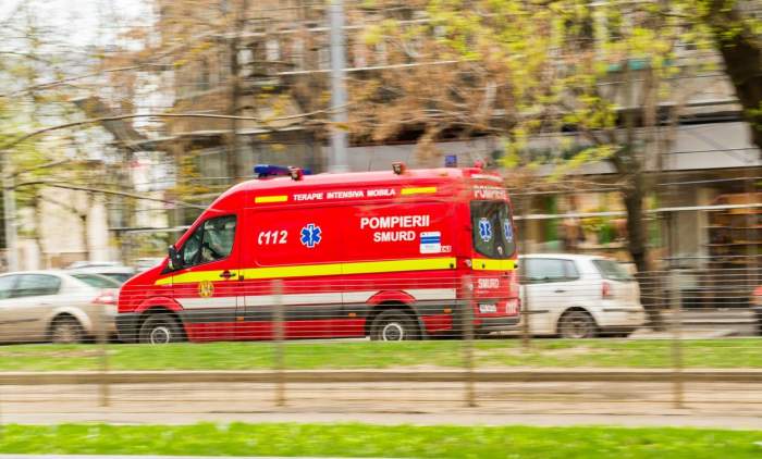 Un ucrainean a murit, după ce a încercat să își ucidă iubita, în România. Bărbatul a intrat cu mașina sub un TIR / FOTO