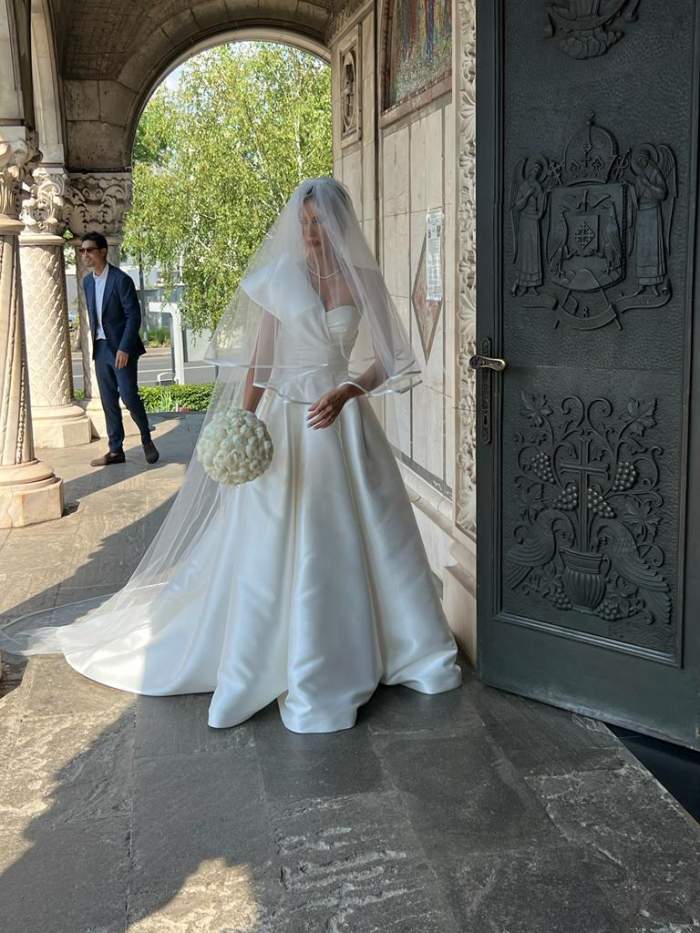 Cum arată rochia de mireasă aleasă de Gabriela Oțil la cununia religioasă cu Dani Oțil. Imagini de la marele eveniment / FOTO