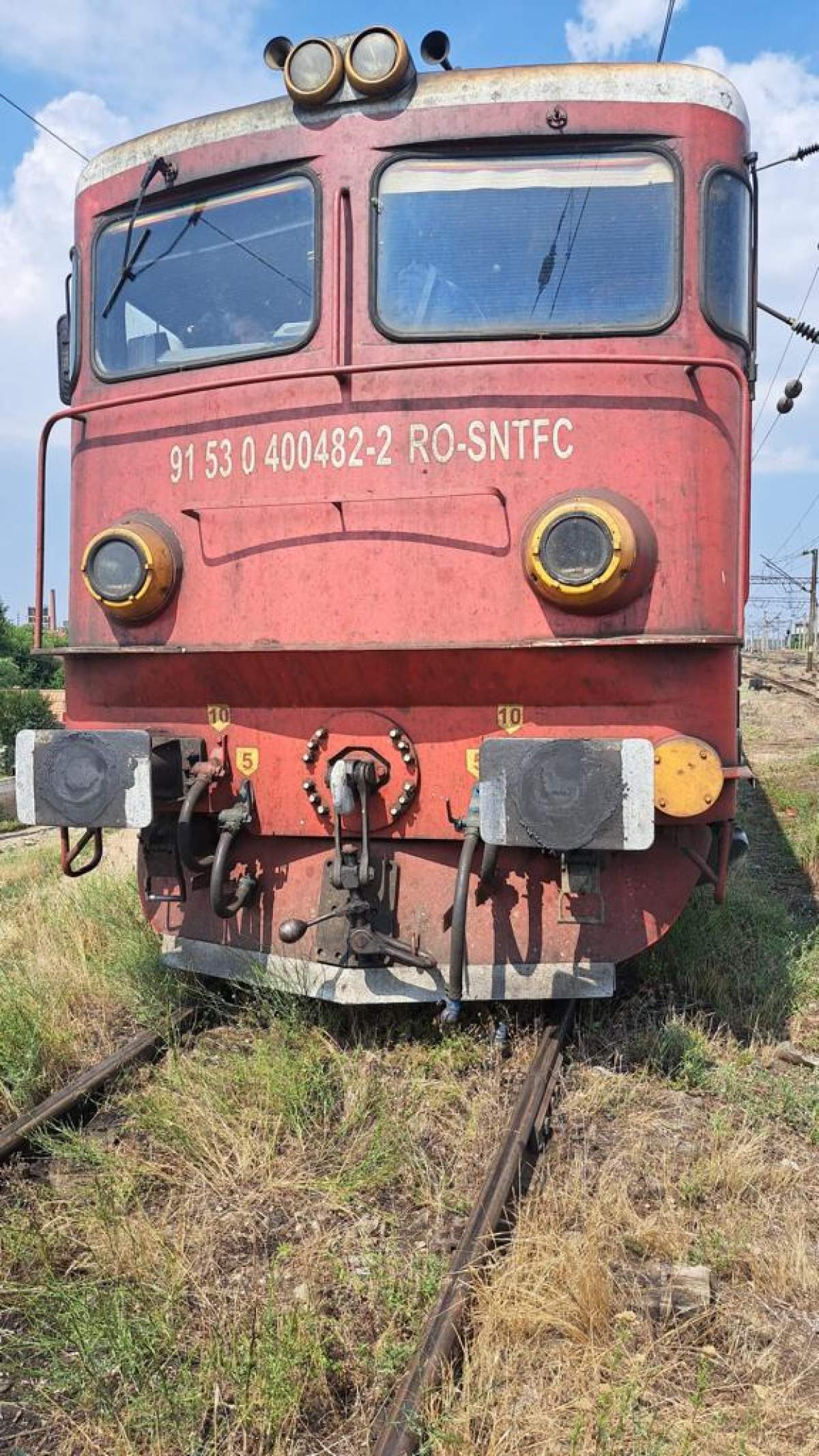 Două locomotive s-au ciocnit violent! Accidentul feroviar a avut loc la Roșiori / FOTO