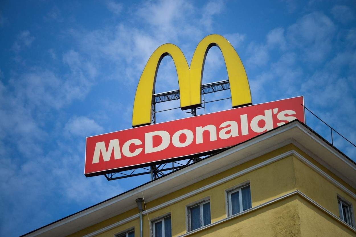 McDonald’s a lansat meniul de nunți! Cât costă să îți faci nunta la celebrul lanț de restaurante