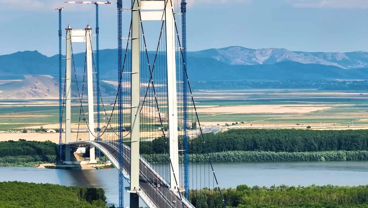 Podul peste Dunăre din Brăila se închide pe timpul nopții. Podul peste Dunăre din Brăila