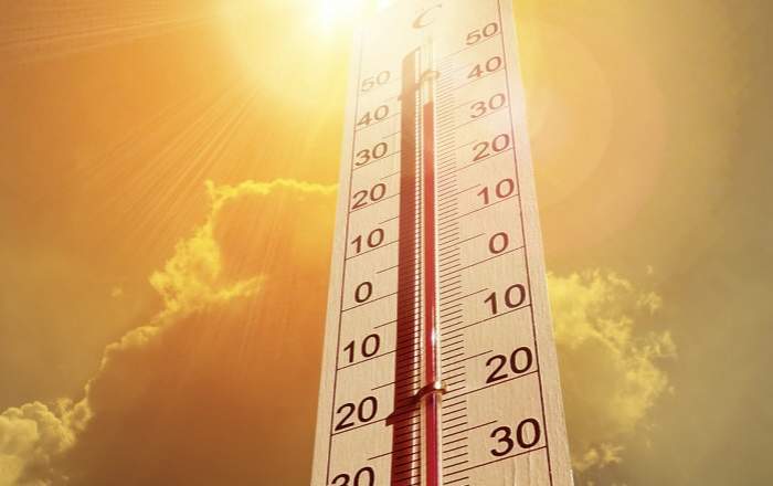 Cod roşu de caniculă! Meteorologii au anunțat temperaturi de 44 de grade Celsius