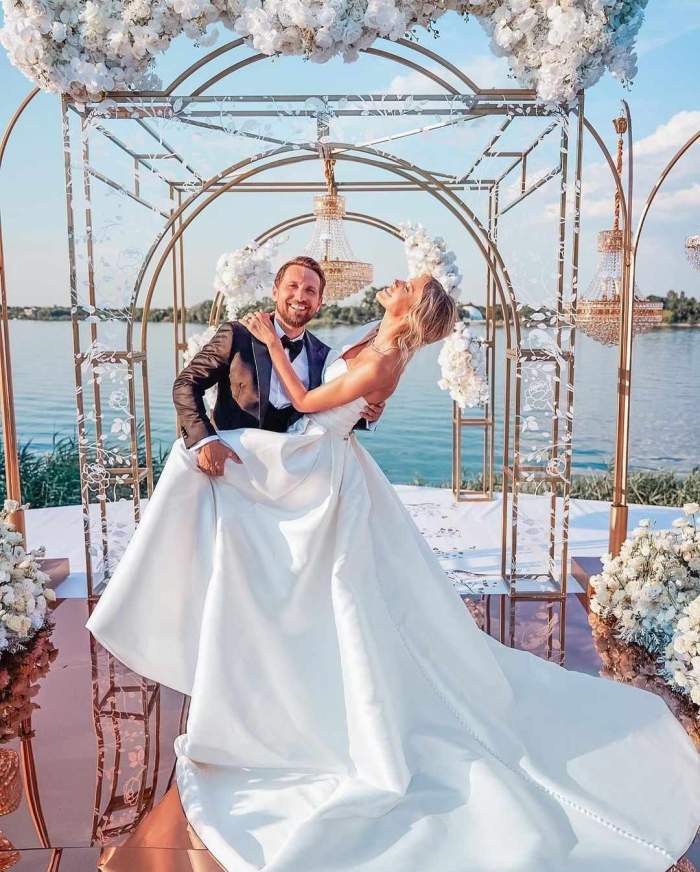 Imagini nemaivăzute de la nunta lui Dani Oțil și a Gabrielei Prisăcariu! Soția prezentatorului le-a făcut publice: ”Un vis frumos” / VIDEO