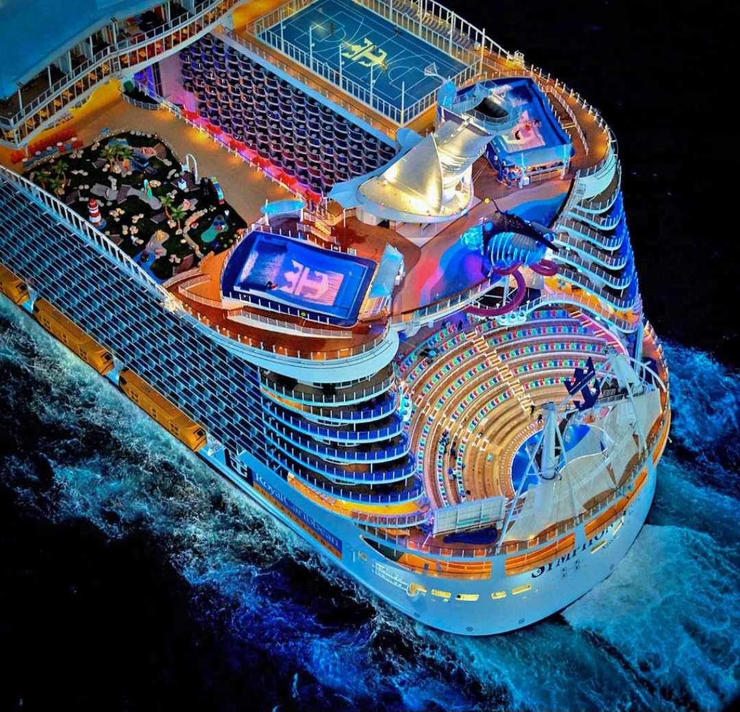 Cât costă o croazieră pe Symphony of the Seas, vasul pe care Andra și Cătălin Măruță își petrec vacanța