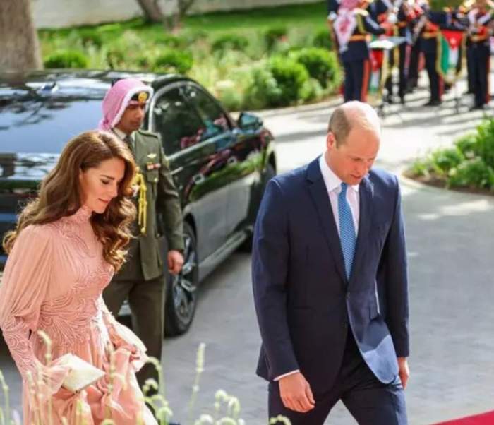 Cum reușește Kate Middleton să iasă fără să fie observată de supuși. Ce strategie folosește soția prințului William