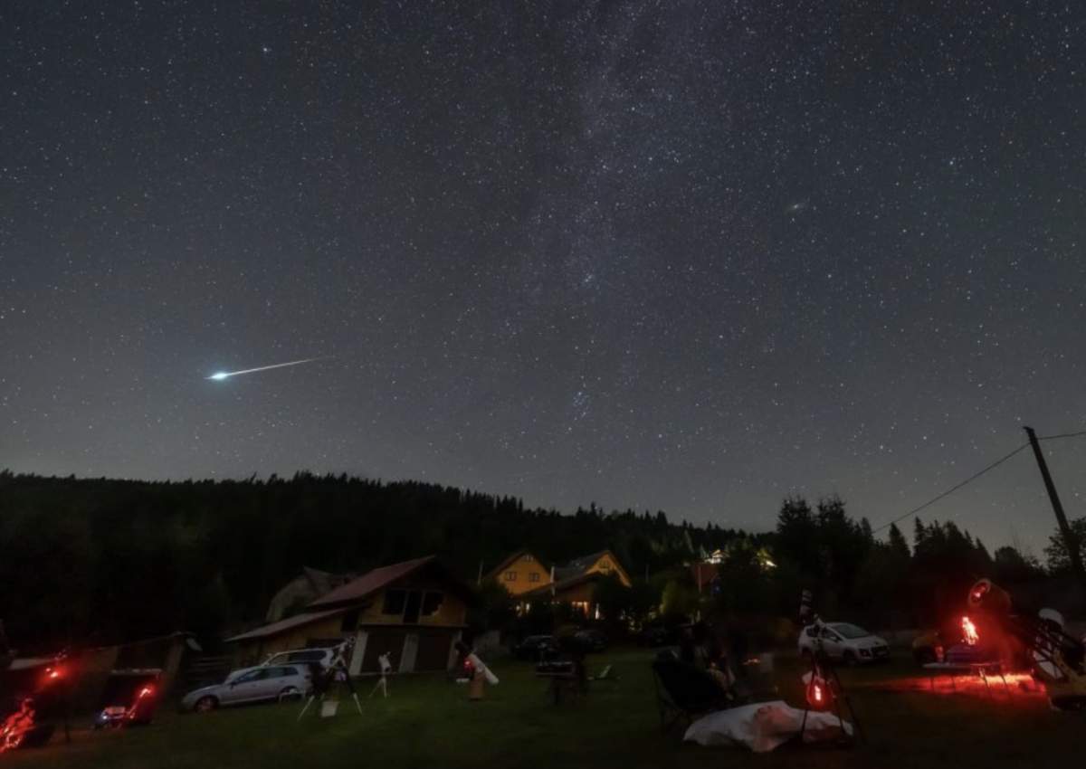Imagini uimitoare cu Perseidele 2023. Au fost vizibile pe cerul României în noaptea de 12 spre 13 august