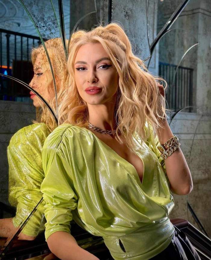 Cât costă mașina condusă de Andreea Bălan. Cântăreața deține un bolid de lux