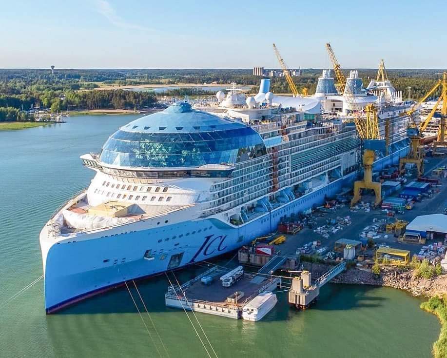 Totul despre Icon of the Seas. Cât costă o croazieră pe acest vas gigant