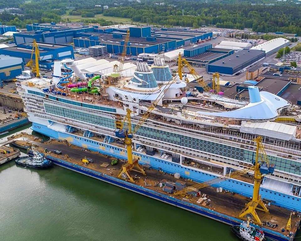 Totul despre Icon of the Seas. Cât costă o croazieră pe acest vas gigant