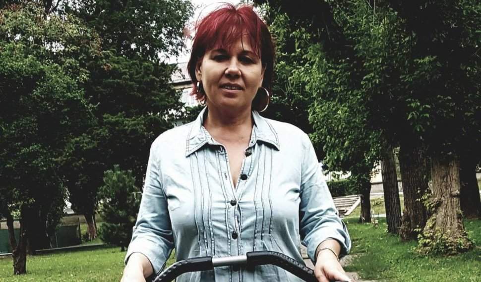 Cine este Alessia, femeia care a murit sub un tramvai, în Arad. A decedat încercând să o coboare pe fiica ei aflată într-un scaun cu rotile / FOTO