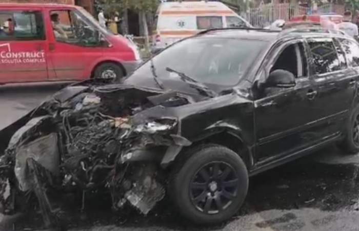  Șapte persoane au fost implicate într-un accident grav, în București. Traficul este restricționat / FOTO