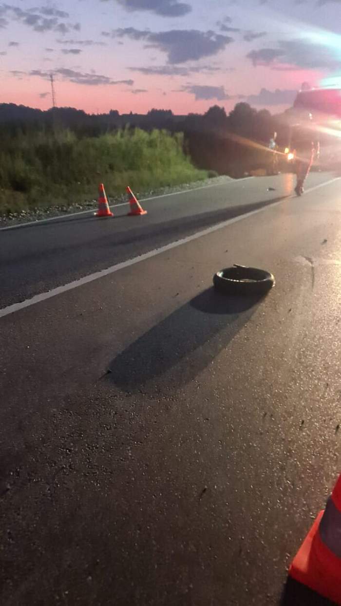 Accident teribil în Suceava! Două persoane au murit pe loc, după ce motocicleta pe care se aflau s-a izbit de un camion / FOTO