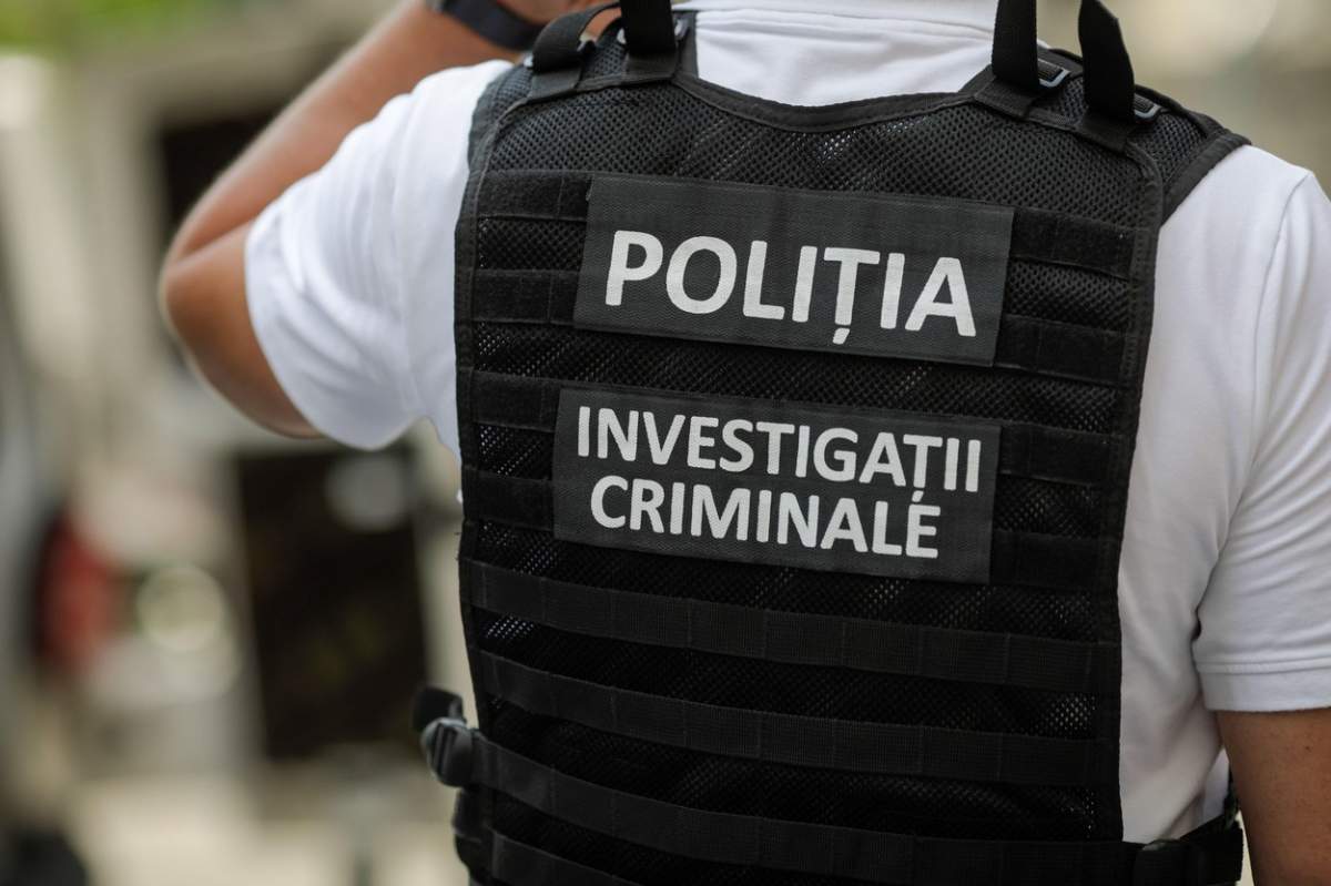 politia, detaliu text scris investigatii criminale