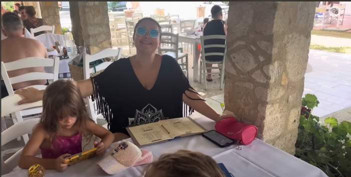Gabriela Cristea și Tavi Clonda, vacanță alături de cele două fetițe. Ce destinație au ales și cum s-au distrat: „Totul este perfect, în afară de...”