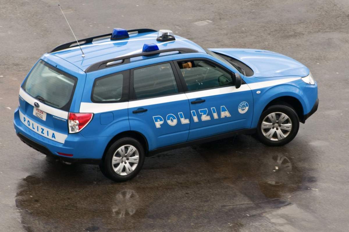 mașina de poliție din Italia