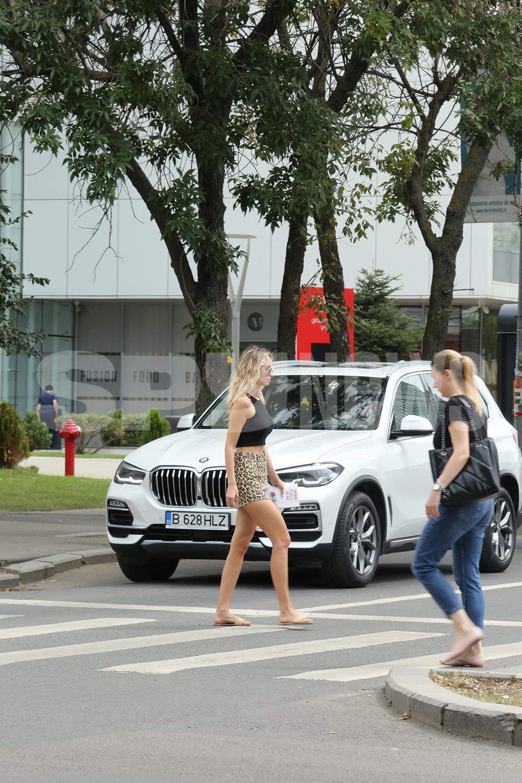 Otniela Sandu, secretul siluetei perfecte și a picioarelor fără de cusur! Ce face blondina pentru a se menține în formă / PAPARAZZI