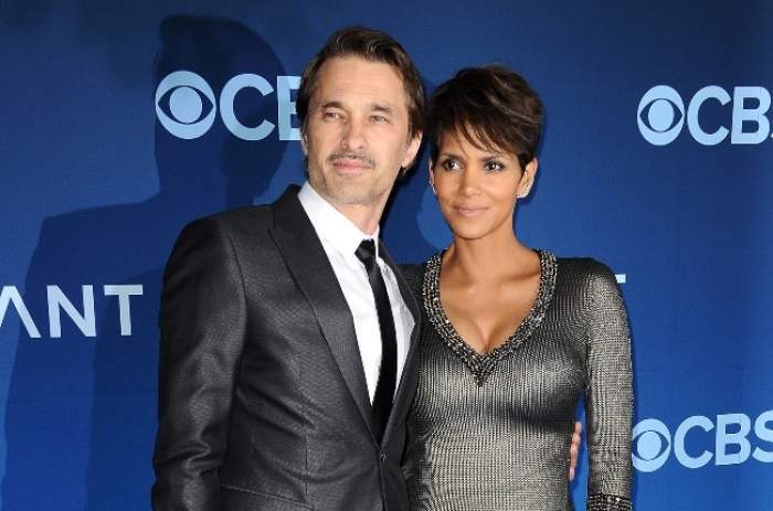 Halle Berry și Olivier Martinez au divorțat oficial, după opt ani de când au intentat procesul. Actrița va plăti 8.000 de dolari pe lună pentru pensie alimentară