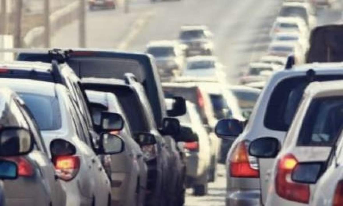 Canicula aduce schimbări în traficul rutier! Ce restricții îi așteaptă pe șoferii din România pe toate drumurile naționale