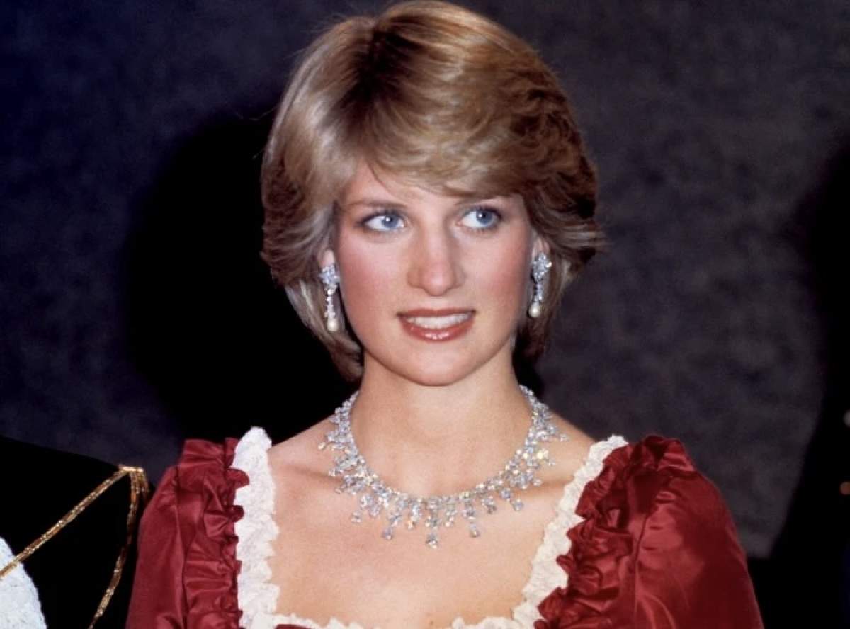 Rochiile prințesei Diana, scoase la licitație în Los Angeles. Care este prețul pentru o astfel de ținută purtată de Lady D