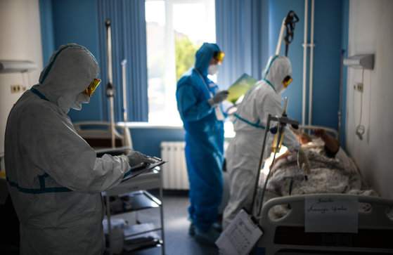 S-a triplat numărul românilor infectaţi cu COVID-19