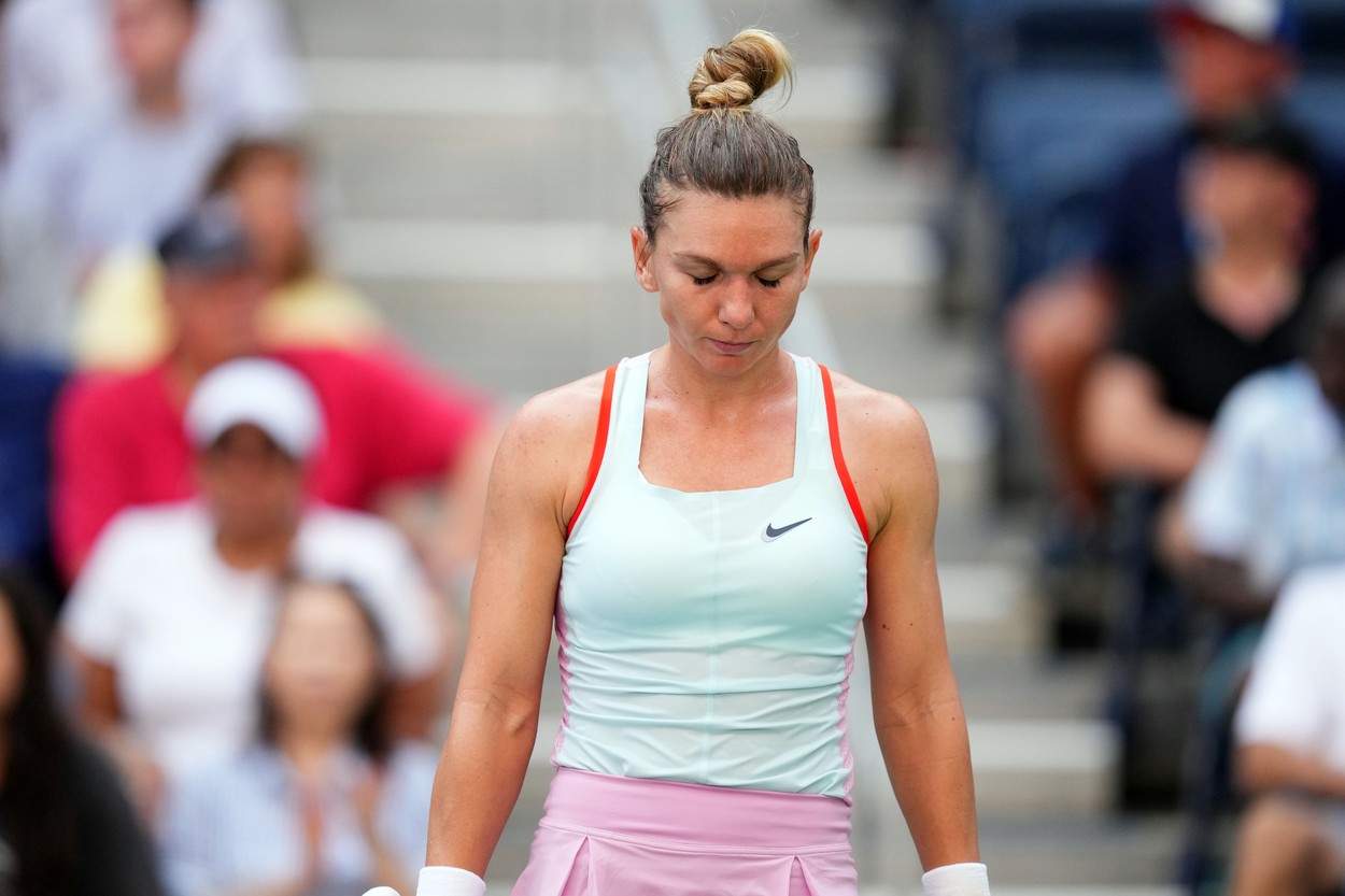 Simona Halep pe teren