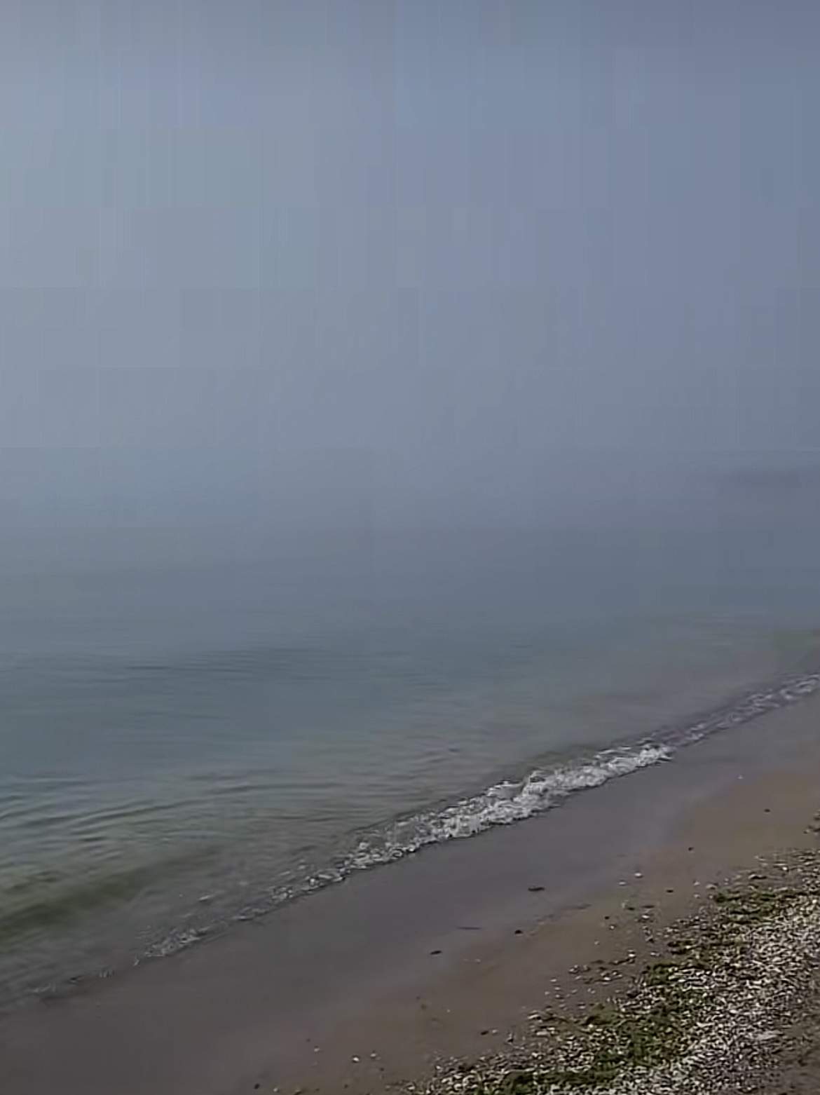 Imagini înfiorătoare de pe litoralul românesc, în urma furtunilor de pe mare. Plajele de la malul Mării Negre sunt goale / FOTO