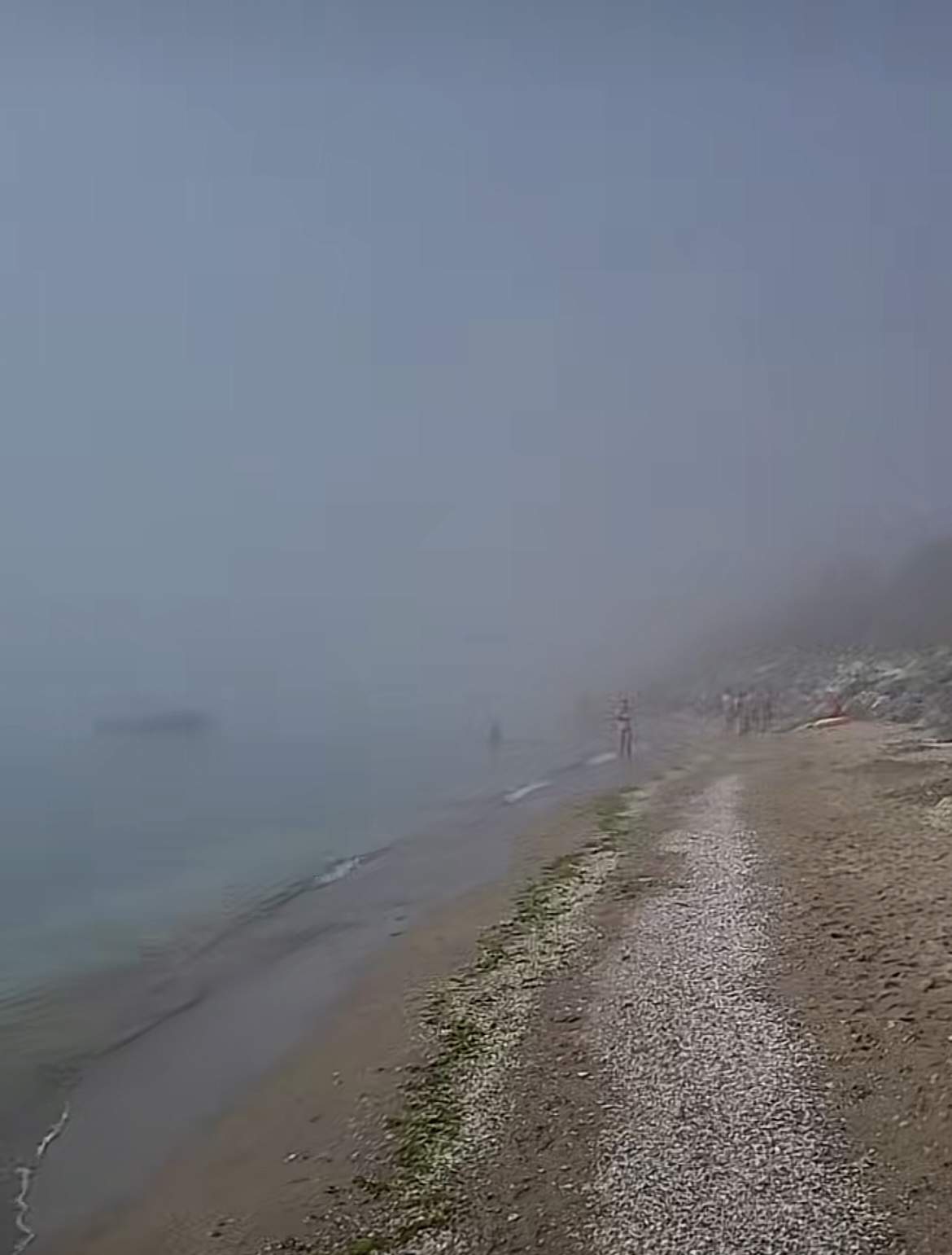 Imagini înfiorătoare de pe litoralul românesc, în urma furtunilor de pe mare. Plajele de la malul Mării Negre sunt goale / FOTO