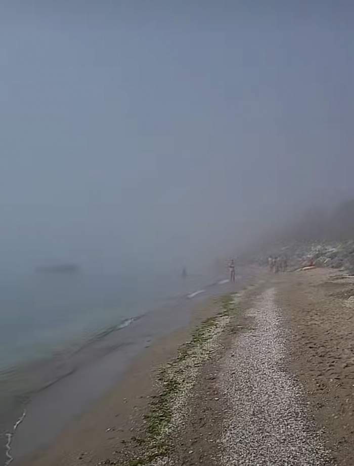 Imagini înfiorătoare de pe litoralul românesc, în urma furtunilor de pe mare. Plajele de la malul Mării Negre sunt goale / FOTO