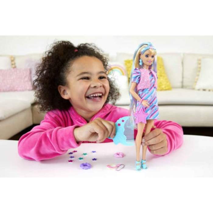 O femeie din Rusia vrea să elimine definitiv păpușile Barbie. Cu ce ar putea să fie înlocuite jucăriile preferate de copii / FOTO