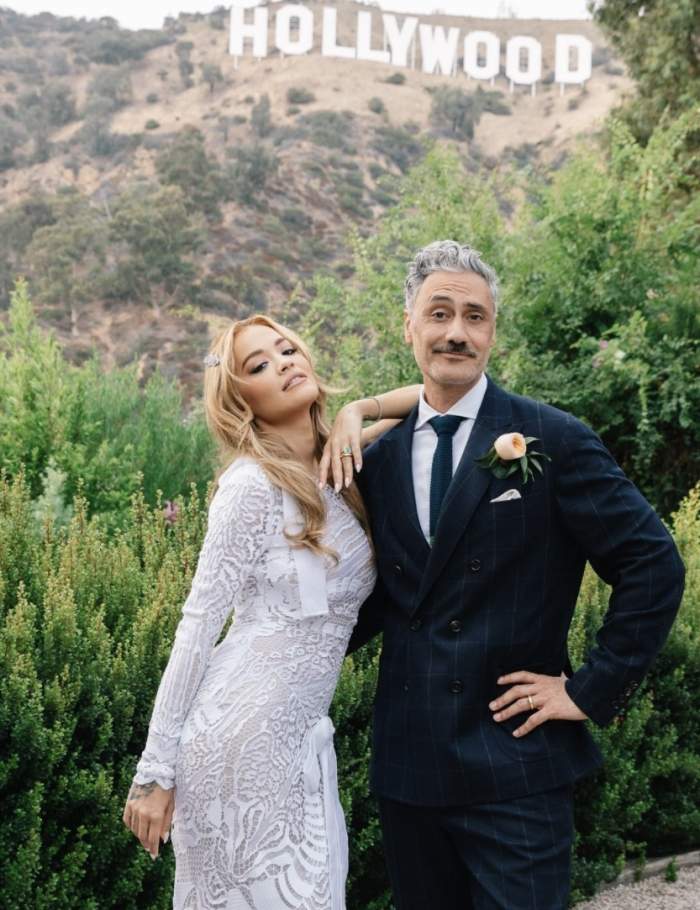Rita Ora și Taika Waititi sărbătoresc un an de la nuntă! Imagini senzaționale de la marele eveniment al artistei internaționale / FOTO