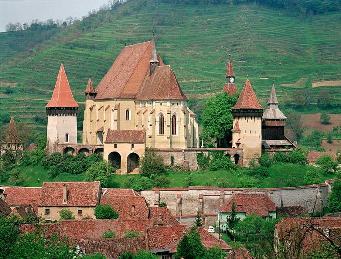 Locul din România unde ultimul divorț a fost în urmă cu 300 de ani. Acolo legătură dintre parteneri este foarte puternică